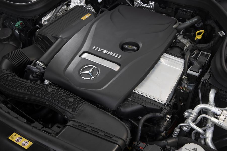 Моторный отсек Mercedes-Benz GLC300 e 4Matic (X253) 2019 года  (WW) (фото 11 из 16)